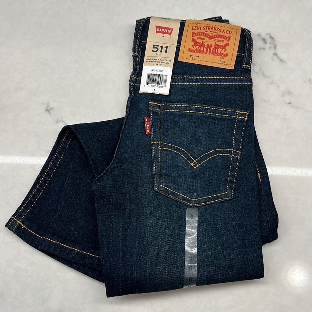 Boys 511 Levi’s Jeans Size 6 dark wash